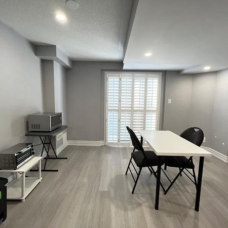 Beautiful Vacation Home Near Toronto Airport Mississauga Rum bild